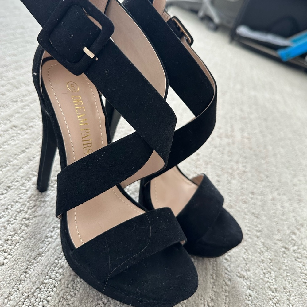 size 6 black heels